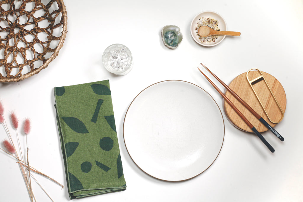 setting the table with 100% linen napkins for beauty and functionality