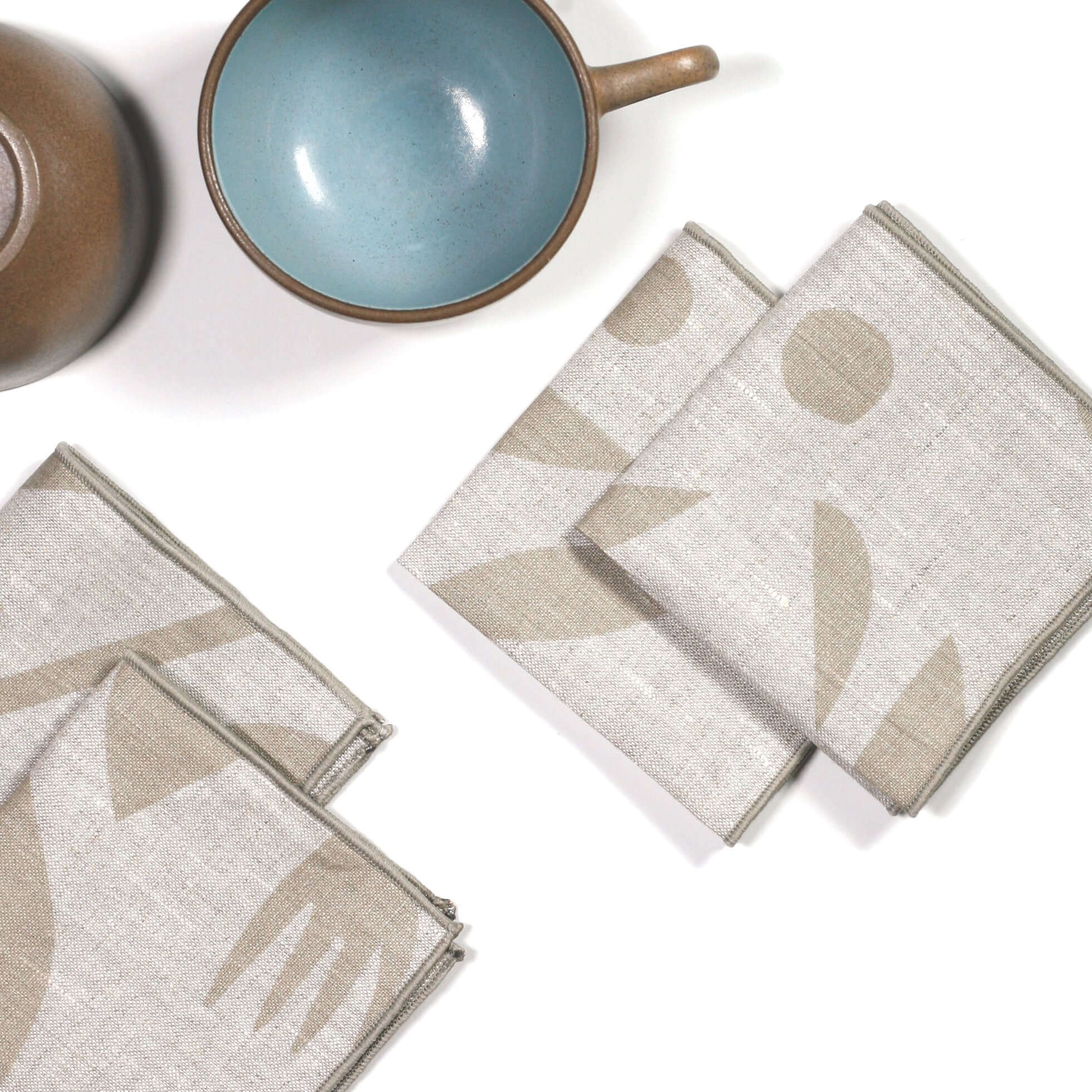 'Decon Floral' 100% Linen Cocktail Napkins in Metallic Neutral, Set of 4